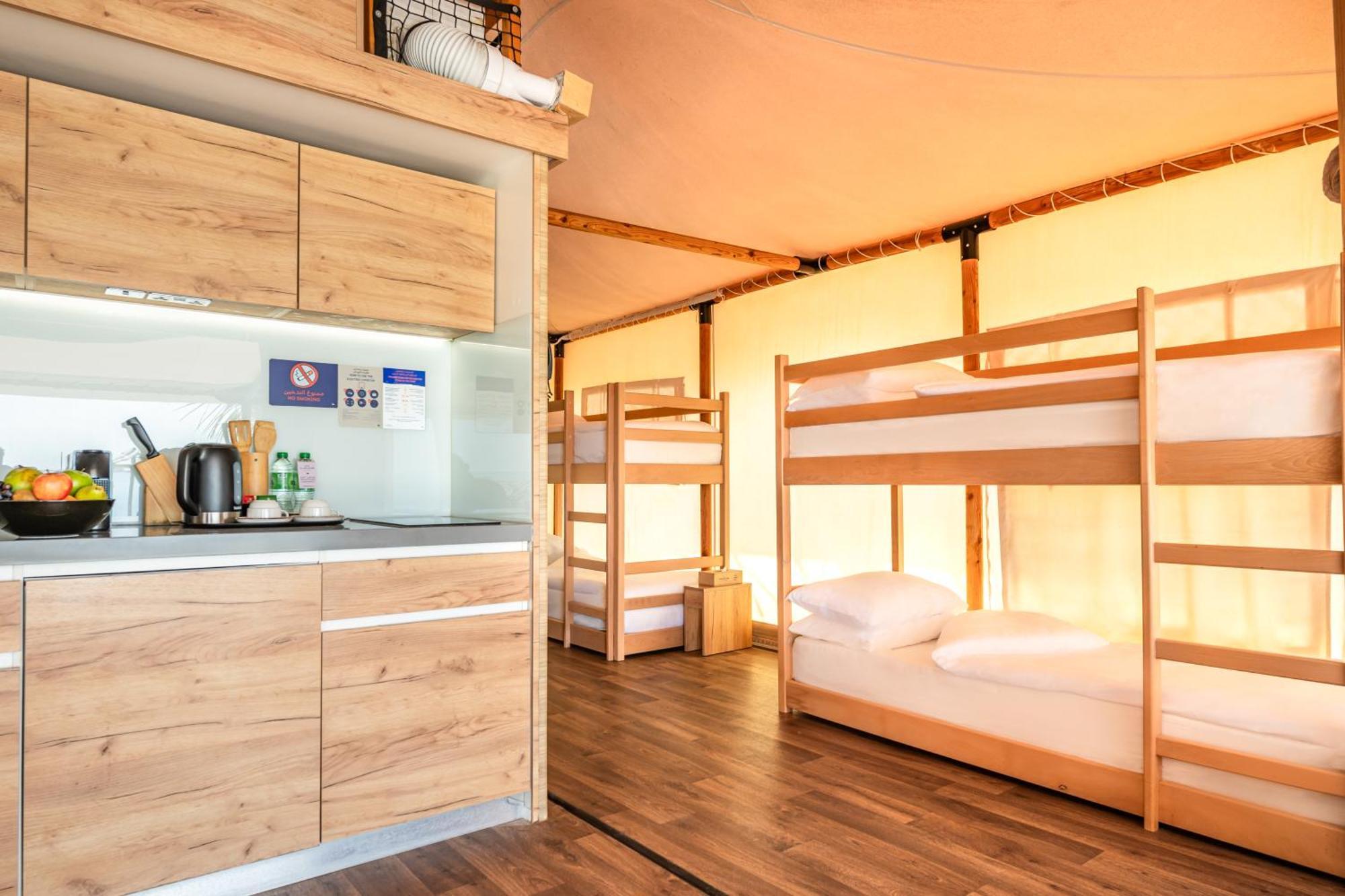 Bab Al Nojoum Hudayriyat Camp Hotell Abu Dhabi Exteriör bild